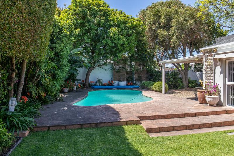 3 Bedroom Property for Sale in Constantia Western Cape